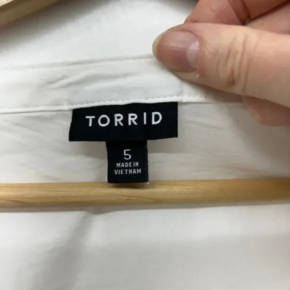 Torrid White Long Sleeve Blouse Top Plus Size 5X Button Henley Lace - Picture 7 of 8